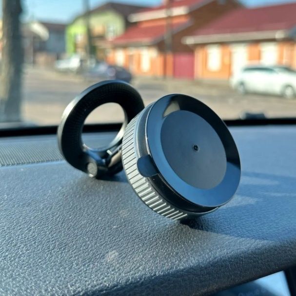 Магнітний автомобільний тримач 180 градусів для телефону з вакуумним кріпленням